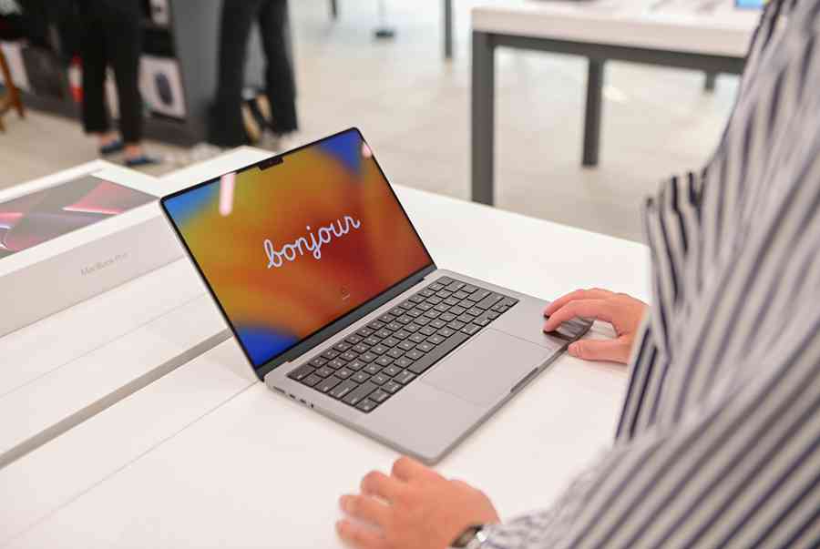 Macbook Pro 14/16 M2 2023 chính thức đến tay khách hàng FPT Shop