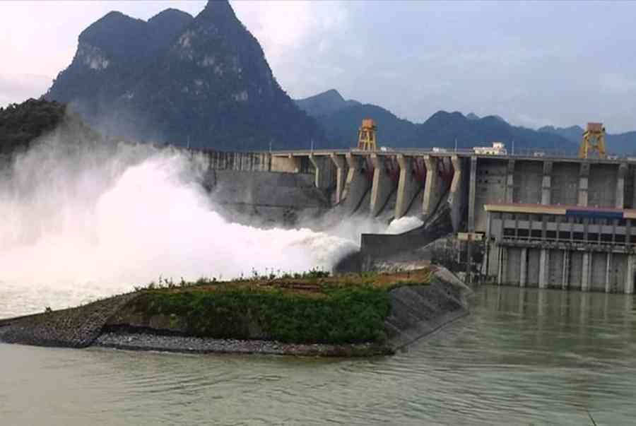 Chiều 1.6, Thủy điện Tuyên Quang mở cửa xả lũ