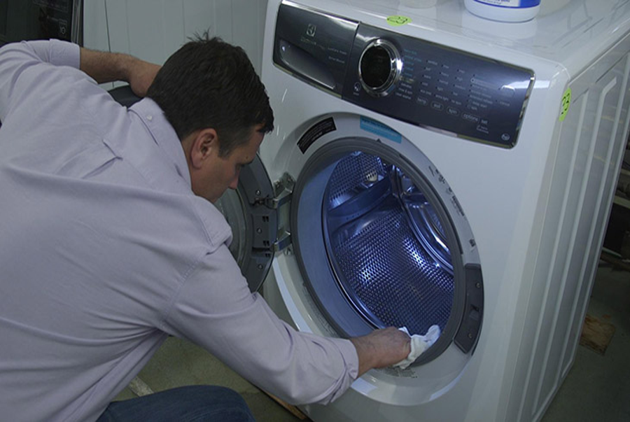 Bảo dưỡng máy giặt có cần thiết không? Cách vệ sinh máy giặt ở nhà