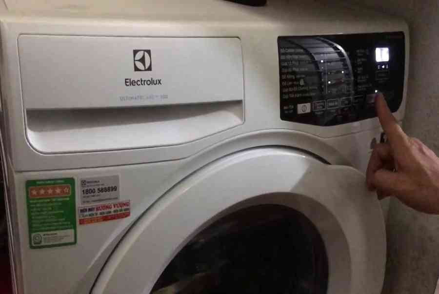 Cách khắc phục tình trạng máy giặt Electrolux báo lỗi End