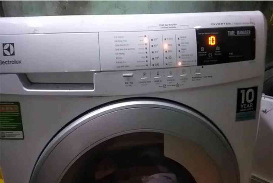 Hướng dẫn cách mở khóa máy giặt Electrolux đơn giản, ai cũng làm được