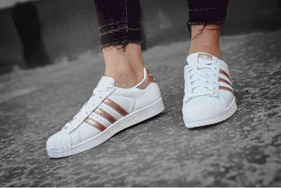 Các mẫu giày Adidas nữ được yêu thích