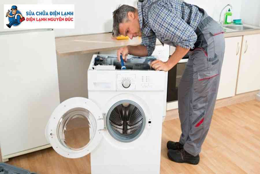 Máy giặt Electrolux báo lỗi LOC nguyên nhân và cách sửa