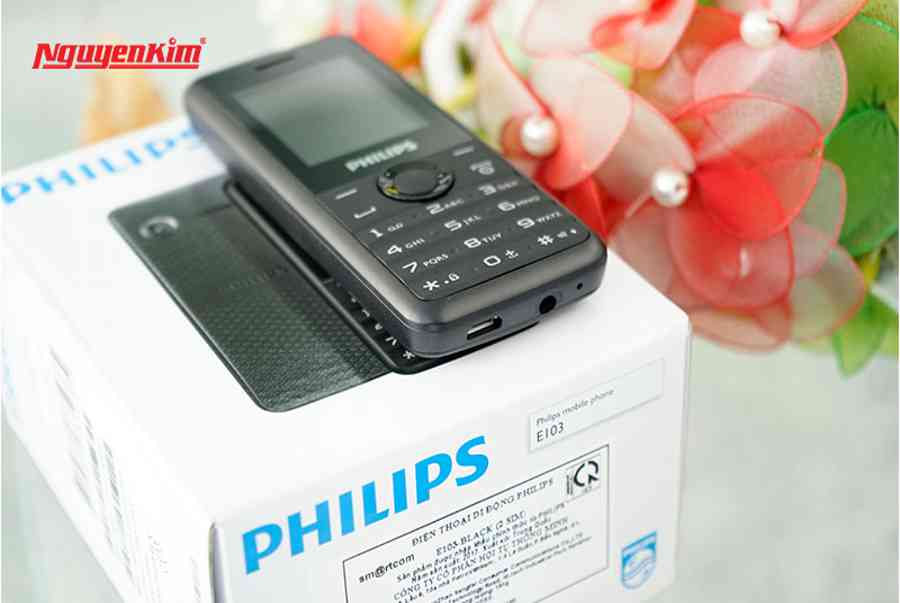 7 chiếc điện thoại Philips xài đến “Tết Công gô” mới hết pin