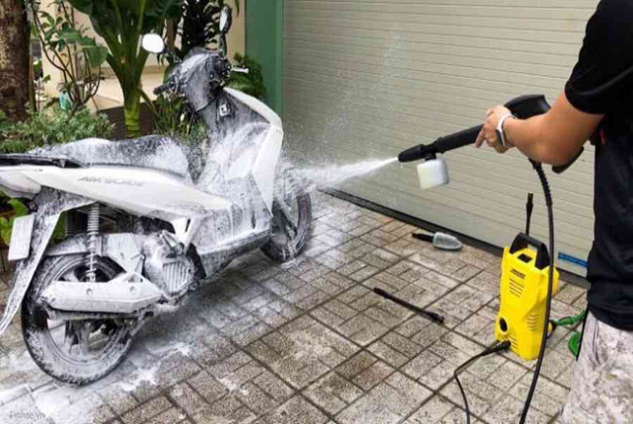 Cách Thức Rửa Xe Máy Cẩn Thận Kỹ Càng | Cleanipedia